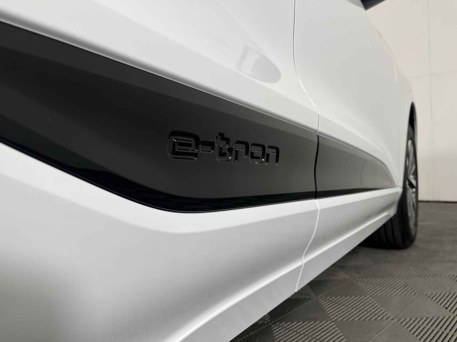 2025 Audi Q6 e-tron Premium Plus Image 20 of 25