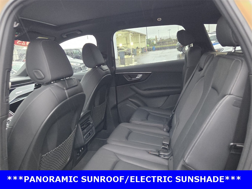 Vehicle image 10 of 24