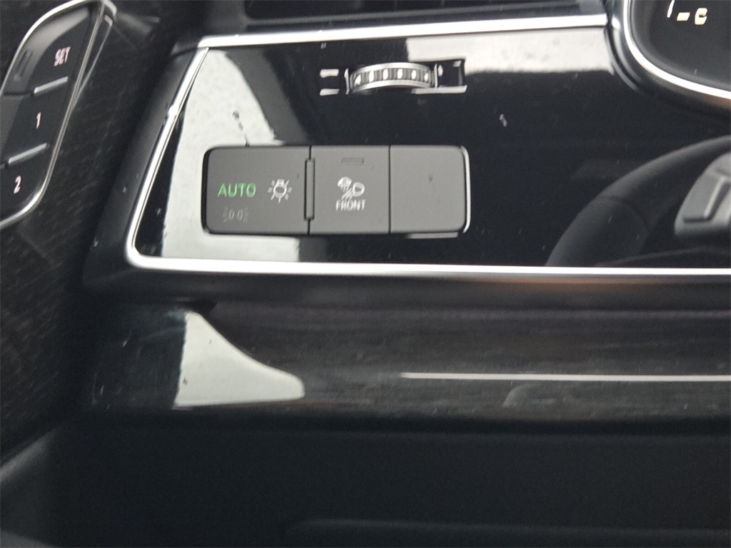Vehicle image 23 of 24