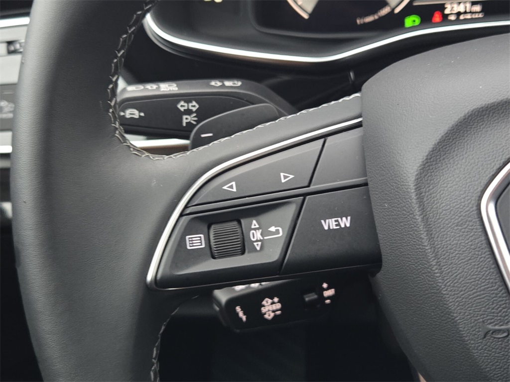 Vehicle image 22 of 24