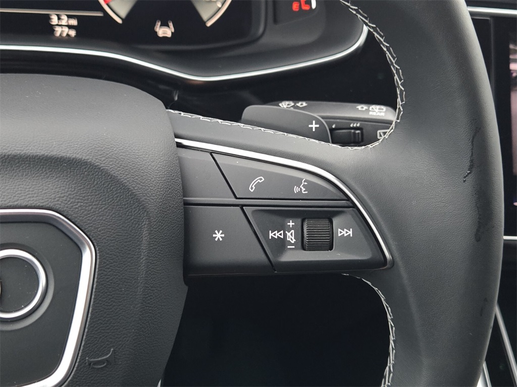Vehicle image 21 of 24