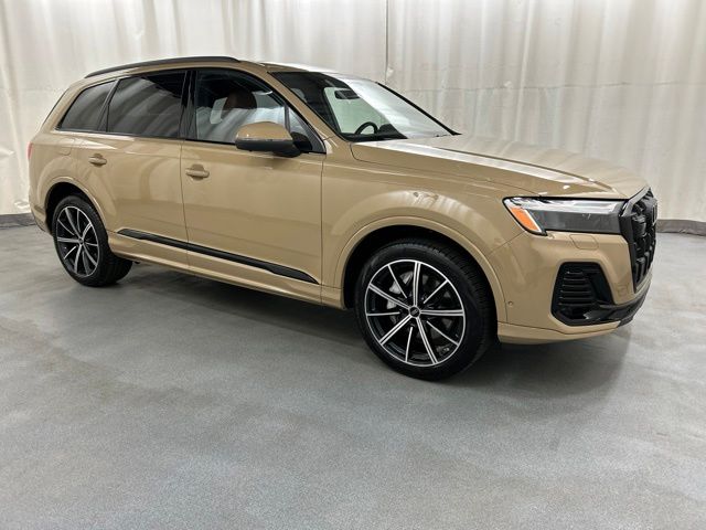 2025 Audi Q7 Premium Plus Image 3 of 37