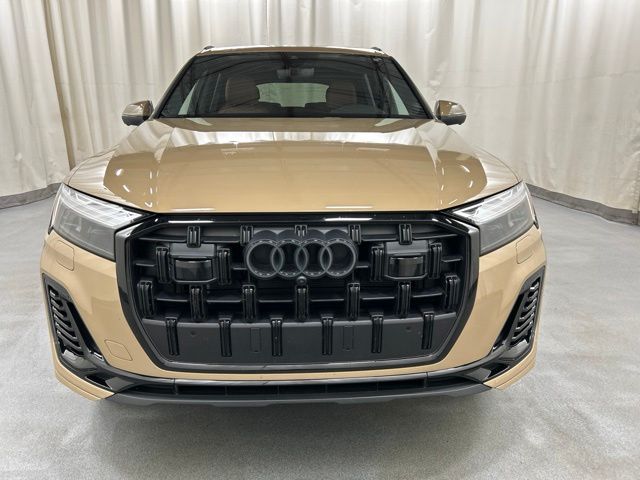 2025 Audi Q7 Premium Plus Image 2 of 37