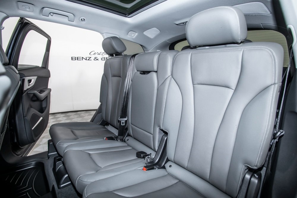 Vehicle image 17 of 53