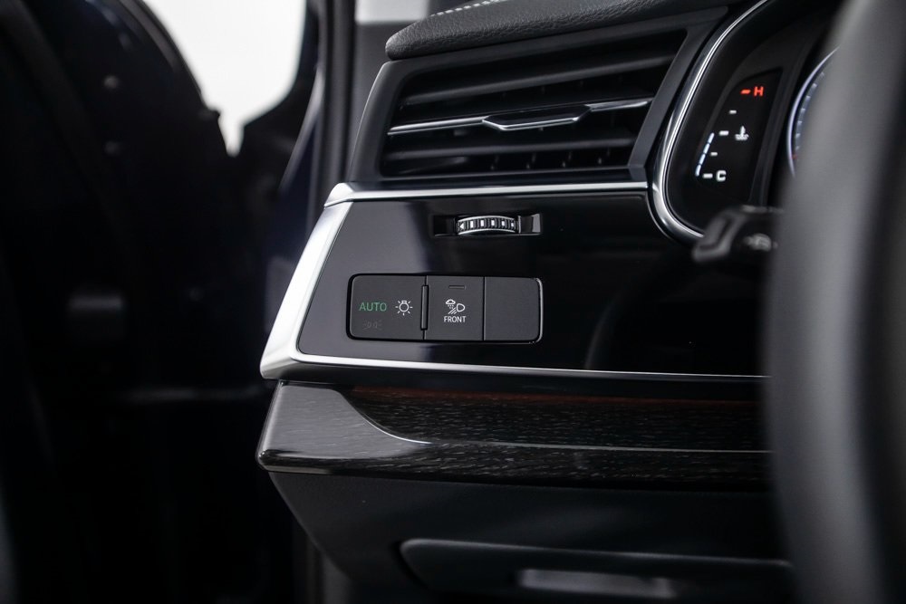 Vehicle image 41 of 53