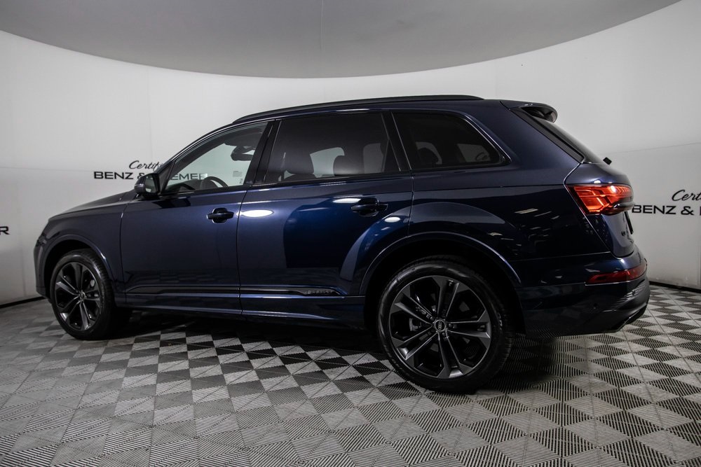 Vehicle image 10 of 53