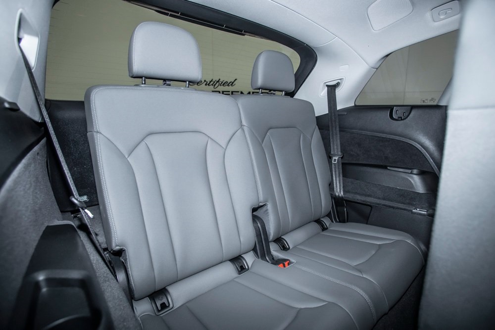 Vehicle image 19 of 53