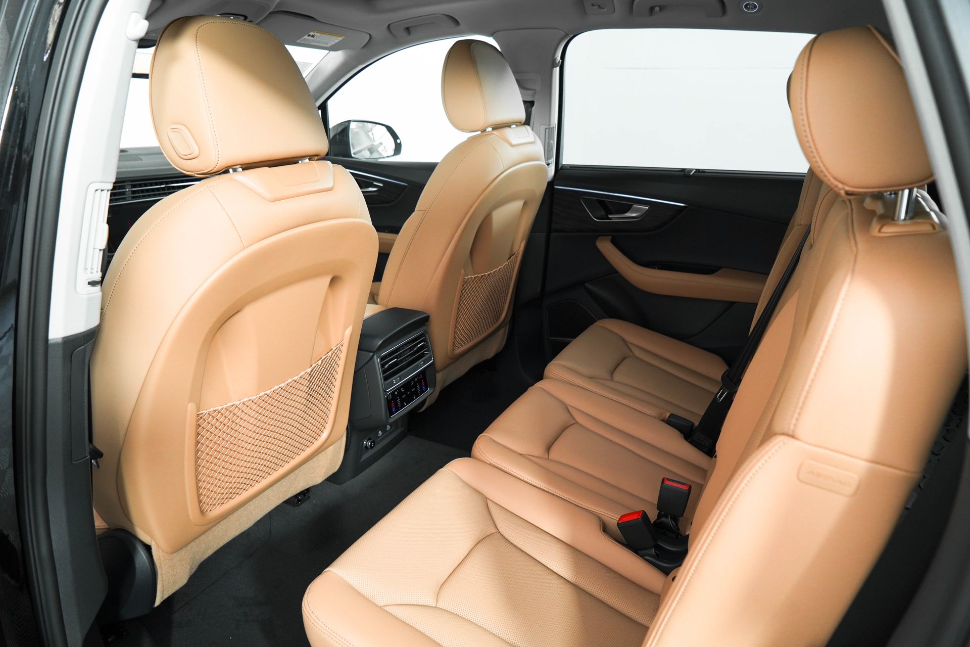 2025 Audi Q7 Premium Plus Image 19 of 38