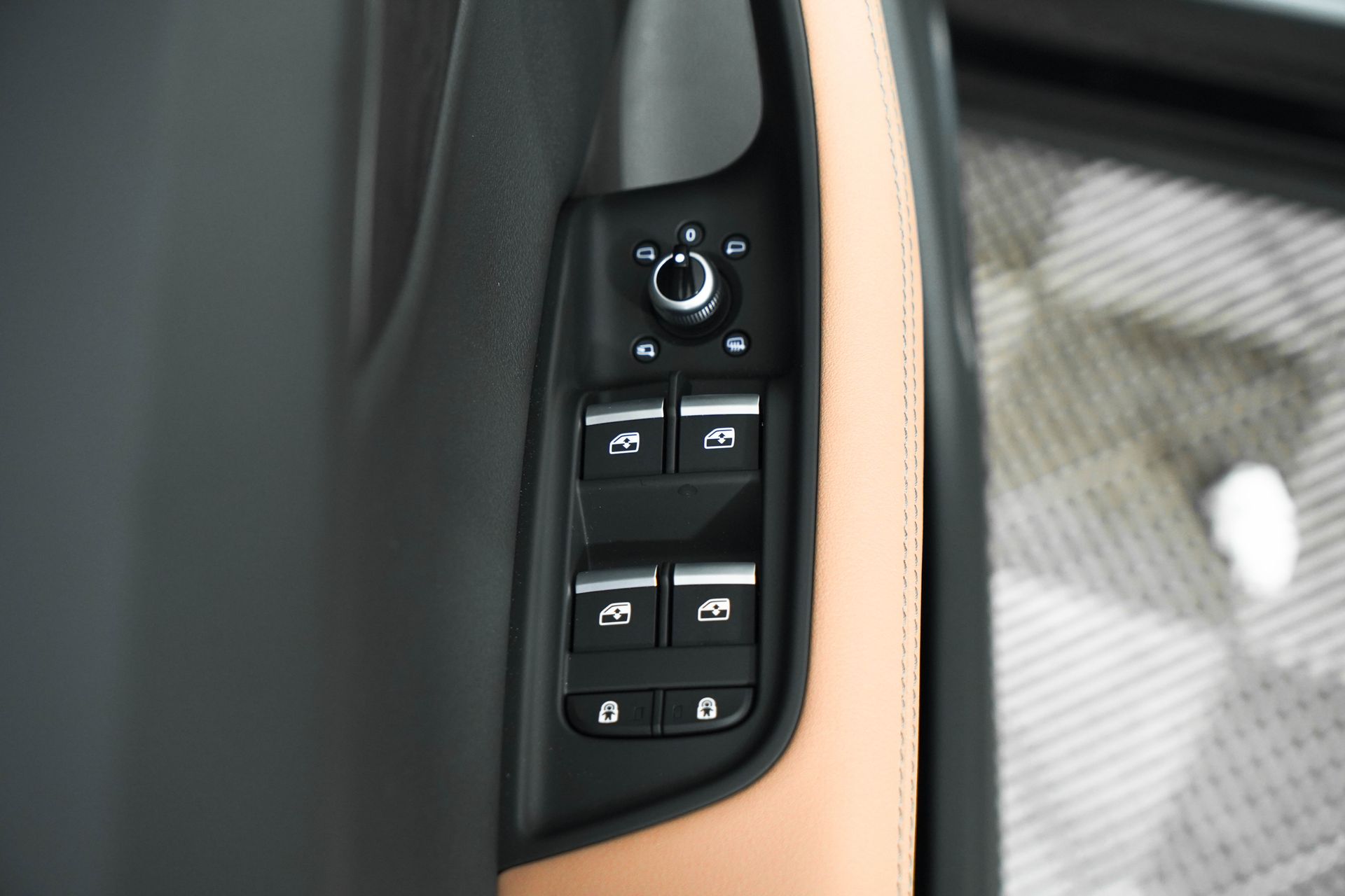 2025 Audi Q7 Premium Plus Image 24 of 38