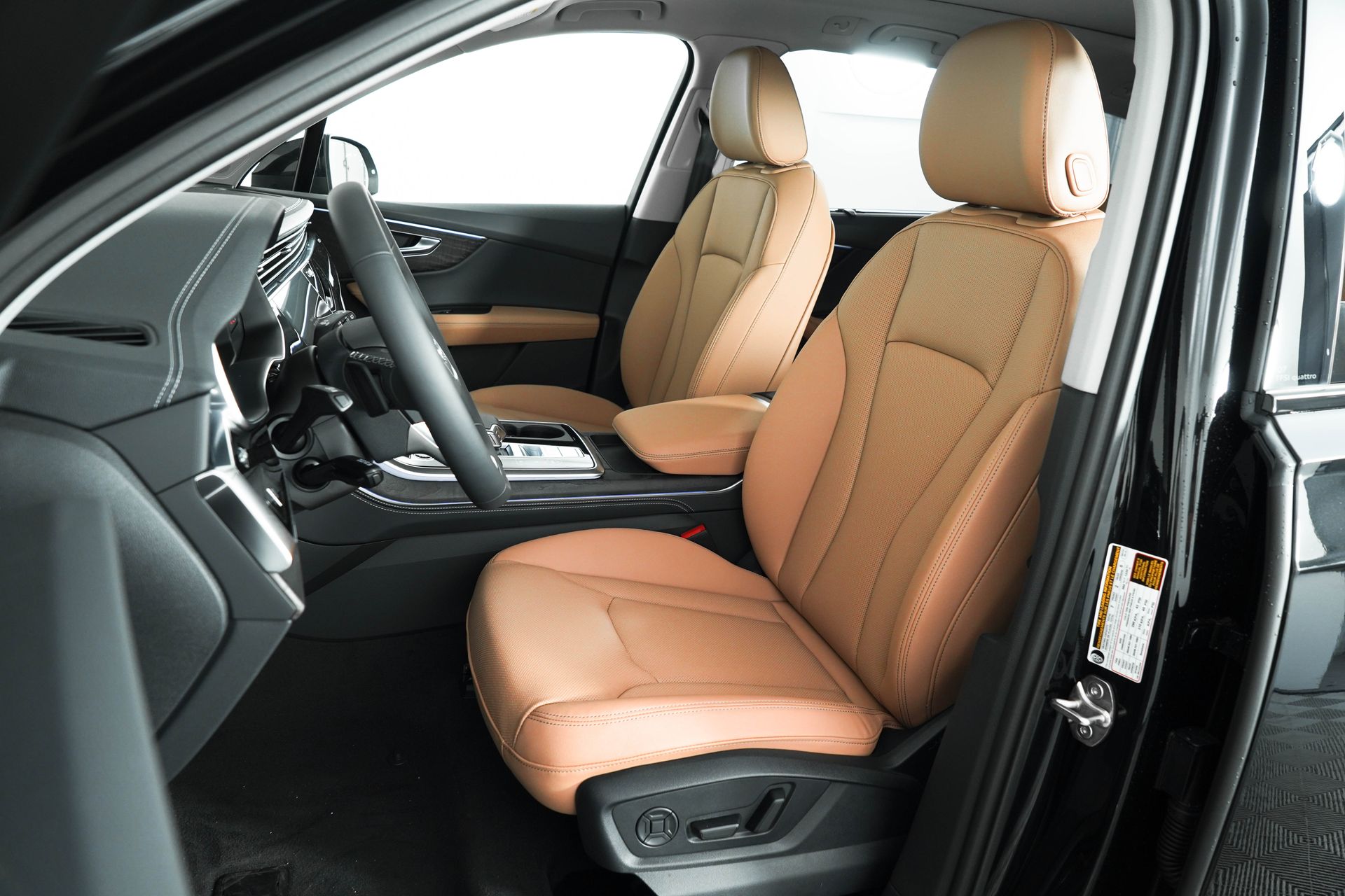 2025 Audi Q7 Premium Plus Image 18 of 38