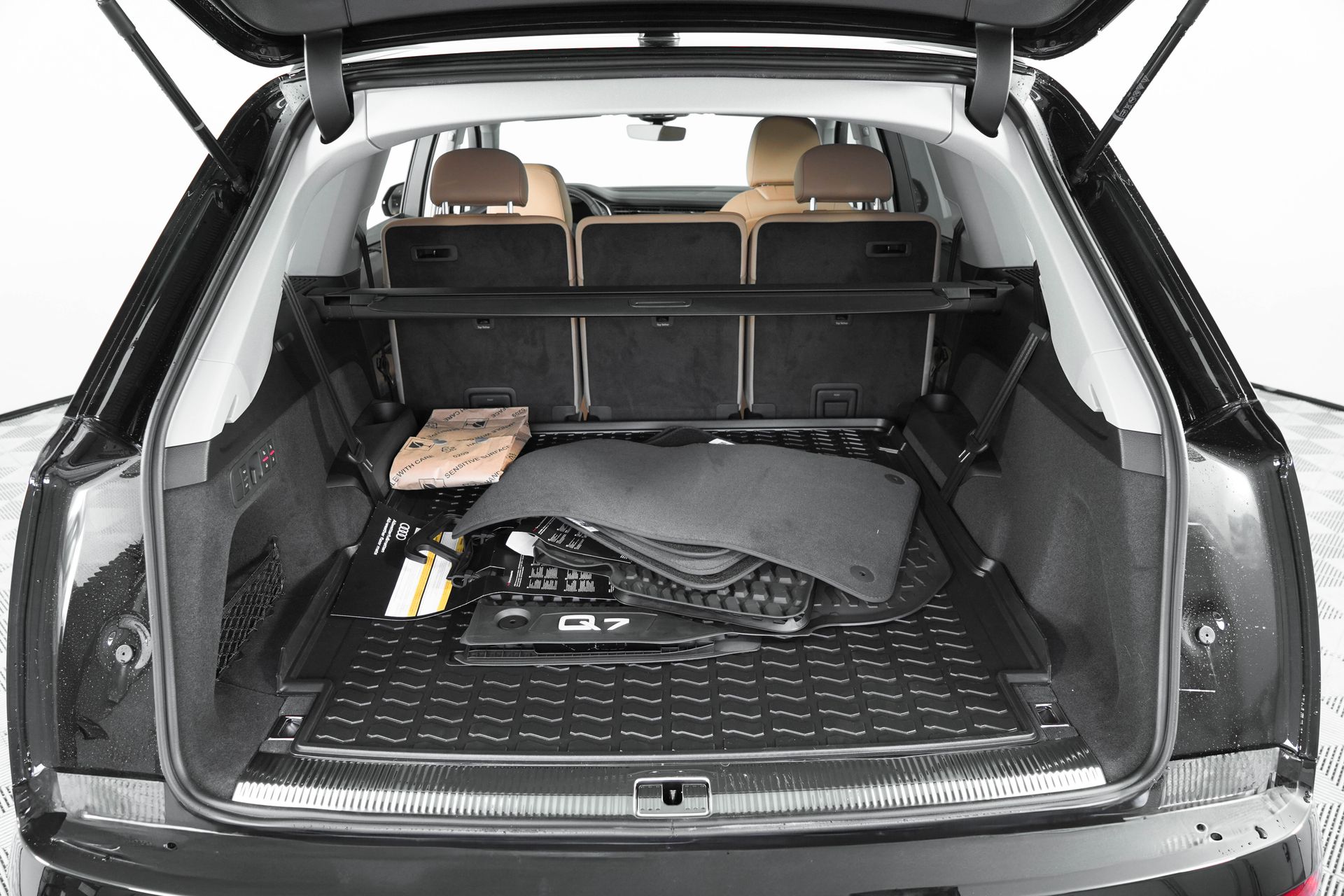 2025 Audi Q7 Premium Plus Image 35 of 38