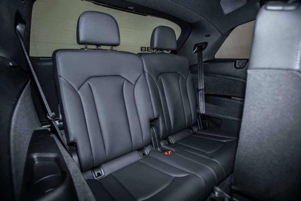 Vehicle image 17 of 46