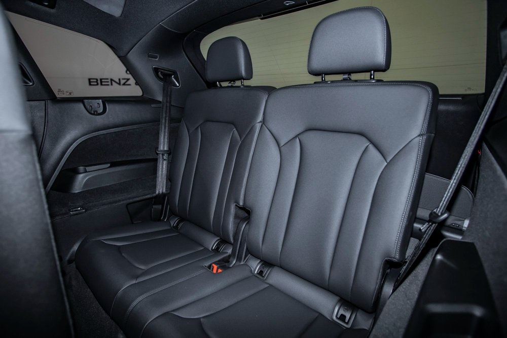 Vehicle image 16 of 46
