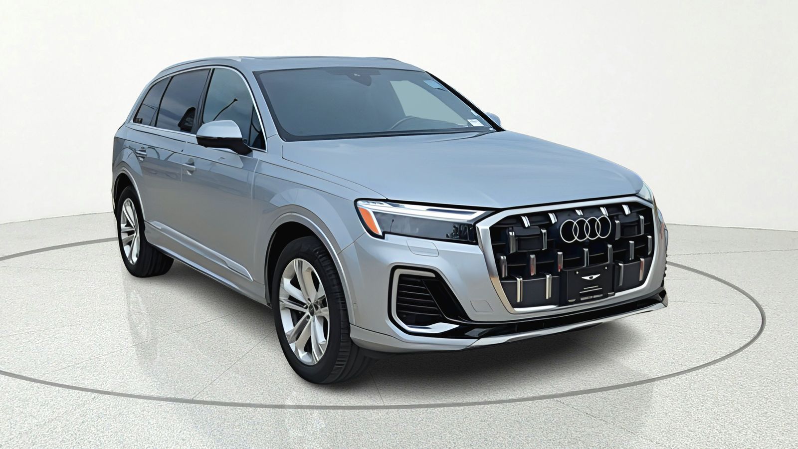 2025 Audi Q7 Premium Plus Image 3 of 36
