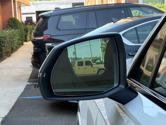 Vehicle image 46 of 50