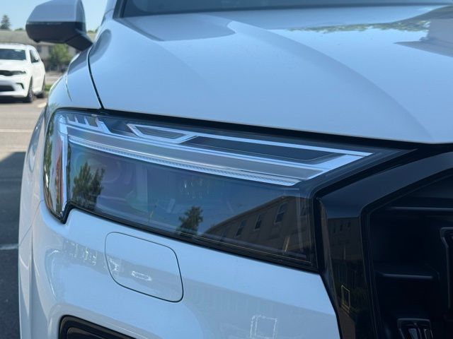 Vehicle image 25 of 50