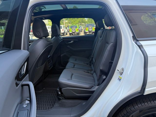 Vehicle image 45 of 50