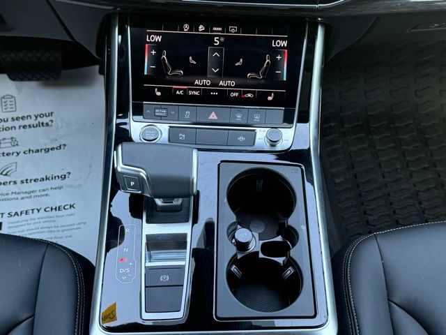Vehicle image 32 of 50