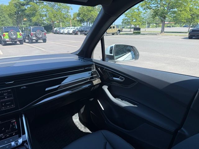 Vehicle image 44 of 50