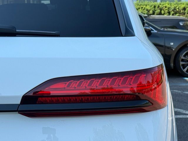 Vehicle image 16 of 50