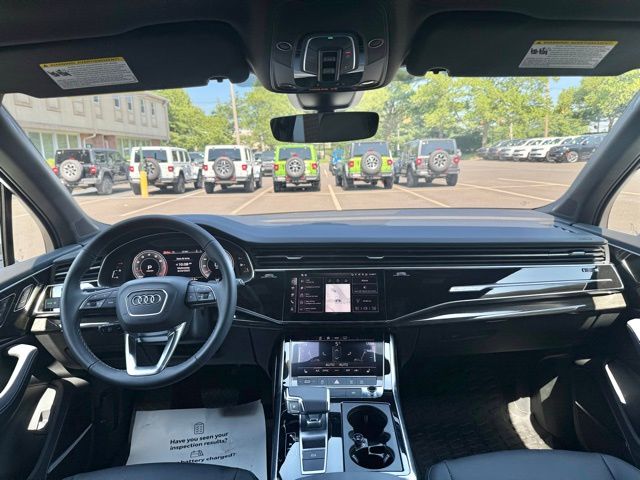 Vehicle image 22 of 50