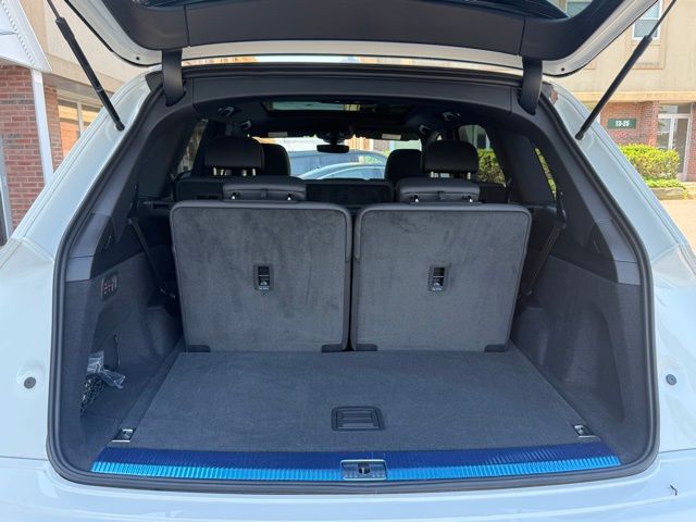 Vehicle image 14 of 50