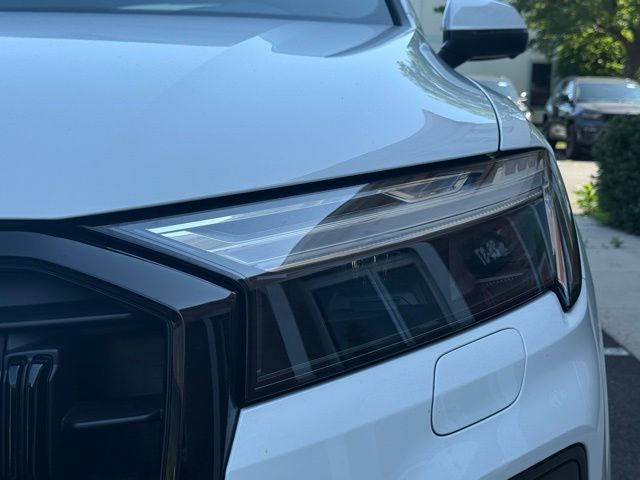 Vehicle image 24 of 50
