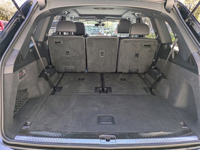 Vehicle image 18 of 32