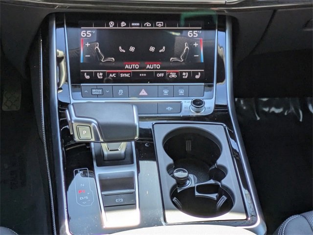 Vehicle image 31 of 32