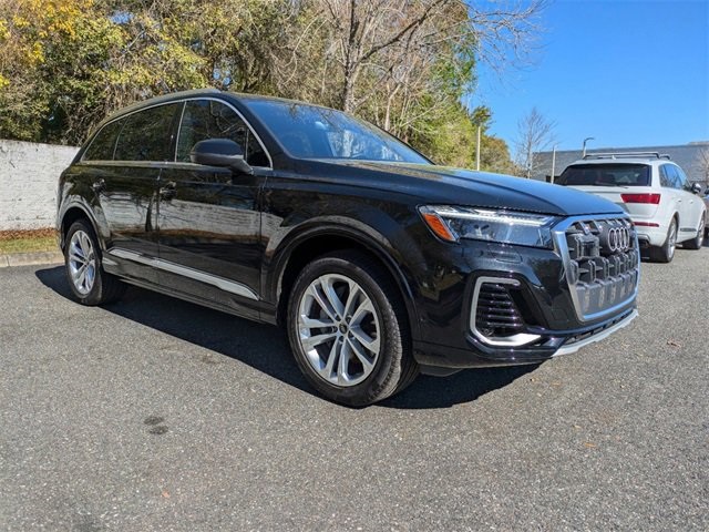 Vehicle image 4 of 32