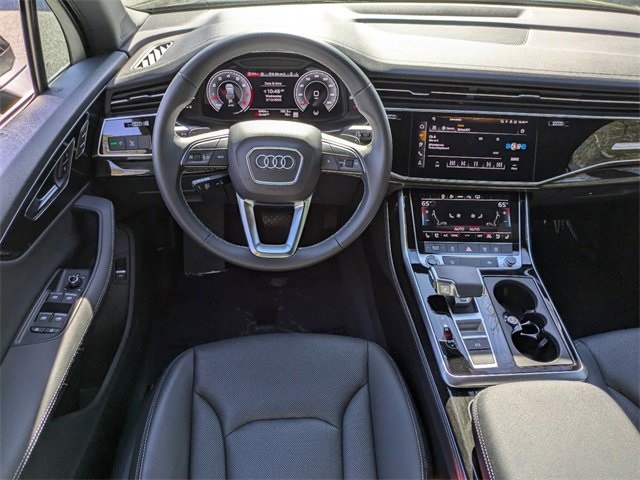 Vehicle image 20 of 32