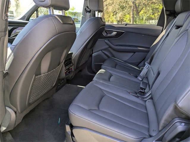 Vehicle image 12 of 32