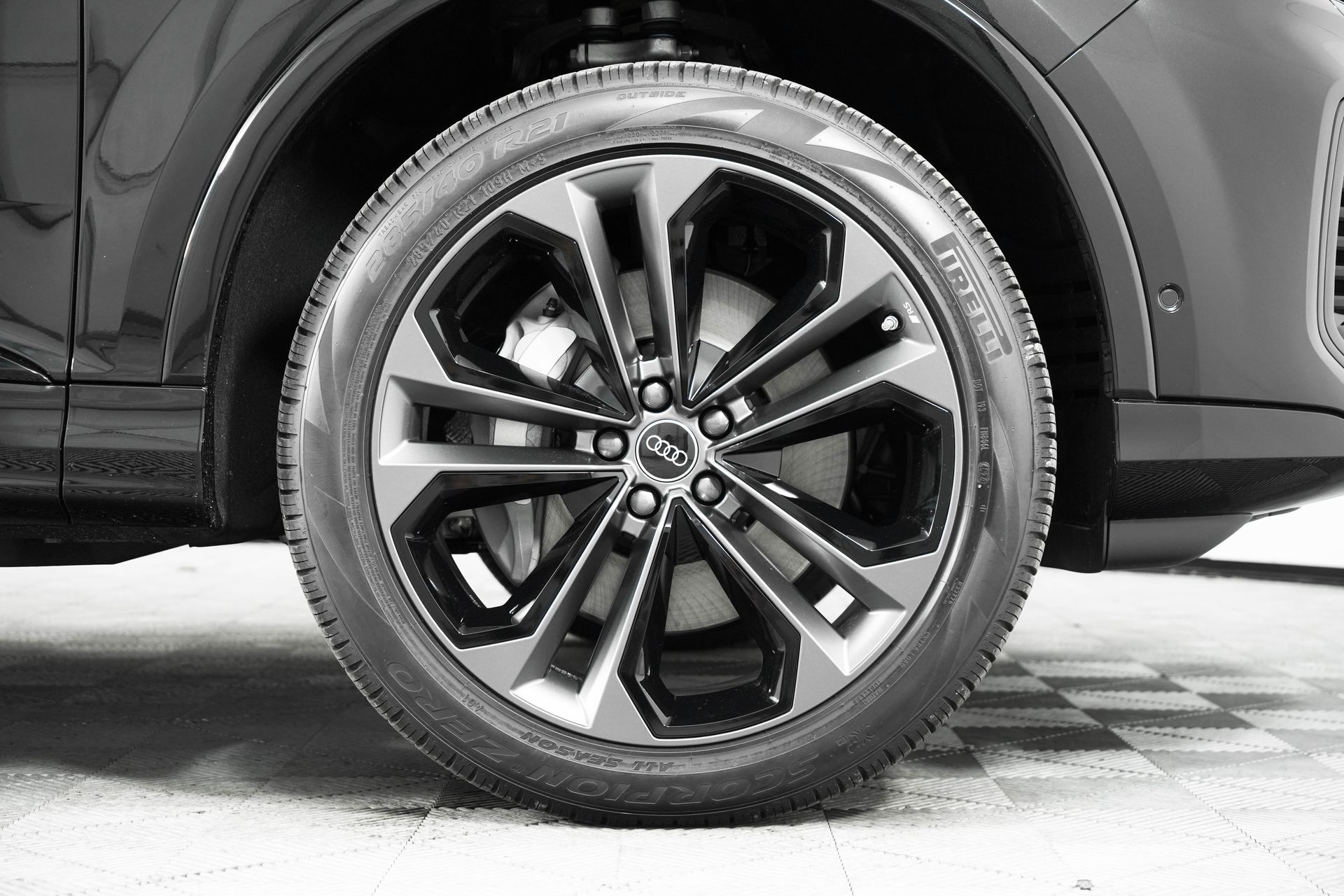 2025 Audi Q7 Premium Plus Image 9 of 39