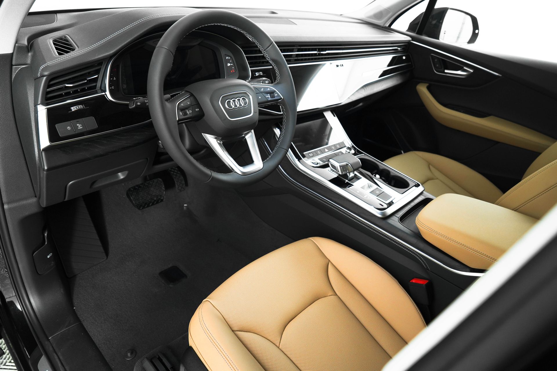 2025 Audi Q7 Premium Plus Image 19 of 39