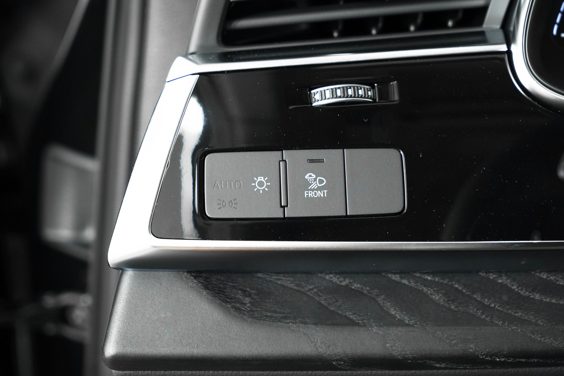 2025 Audi Q7 Premium Plus Image 32 of 39