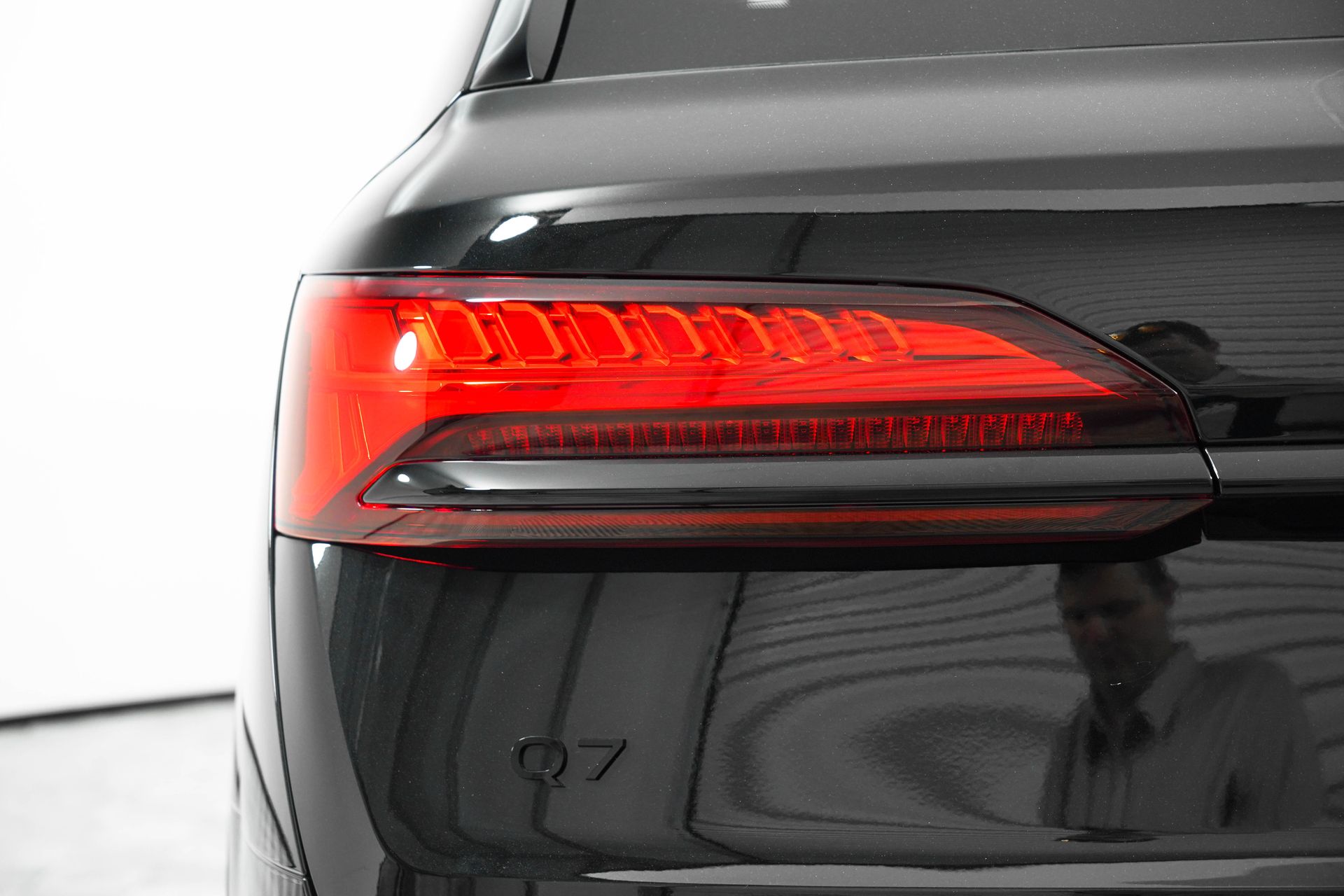 2025 Audi Q7 Premium Plus Image 15 of 39