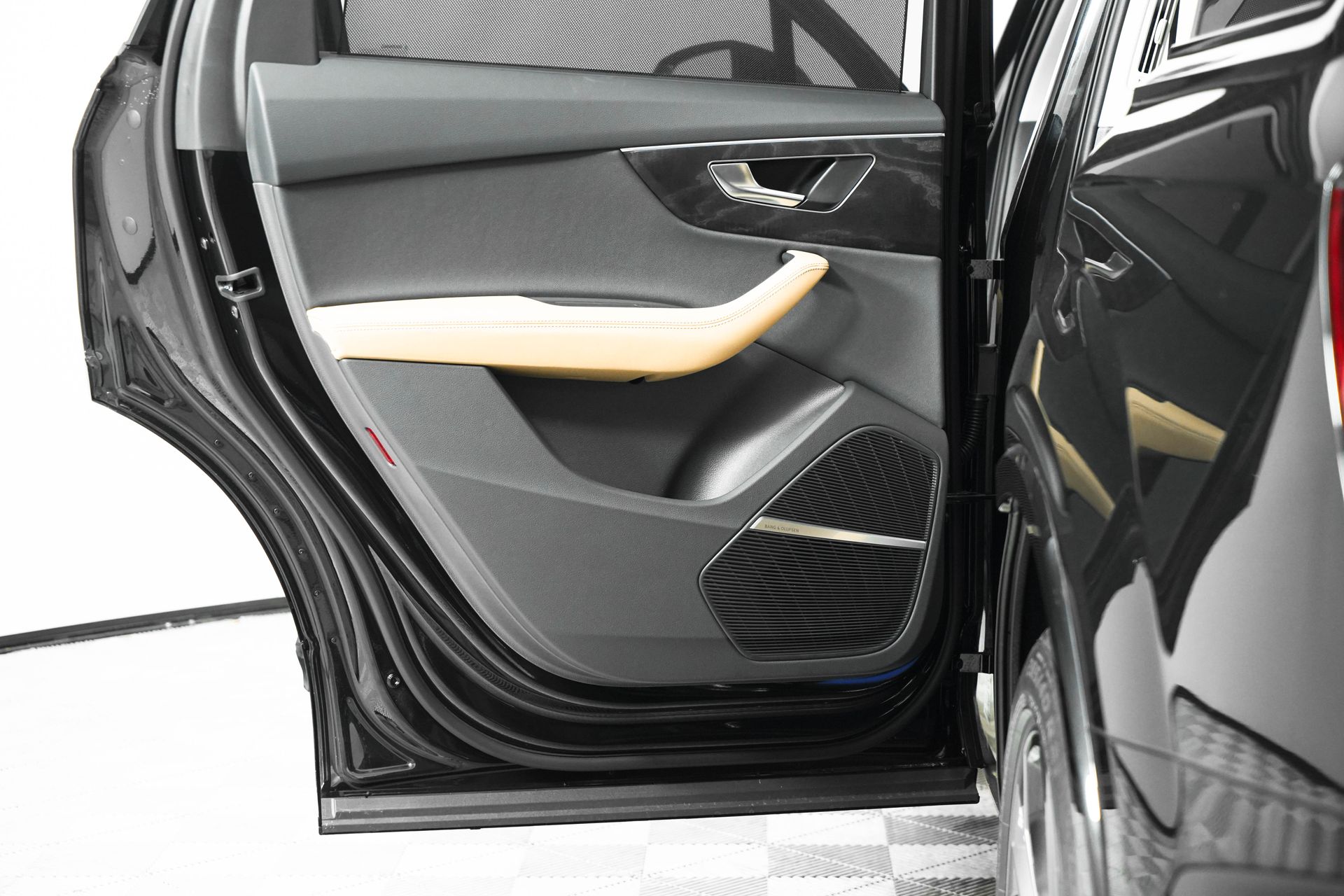 2025 Audi Q7 Premium Plus Image 18 of 39