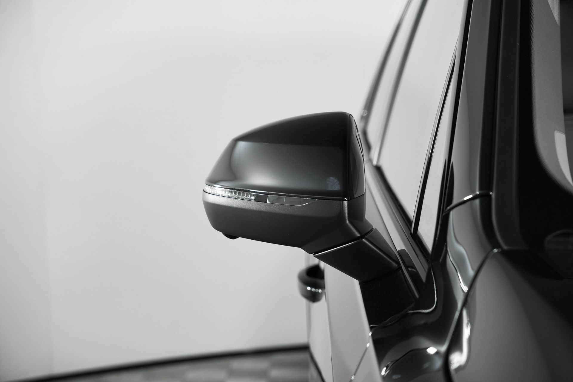 2025 Audi Q7 Premium Plus Image 13 of 39