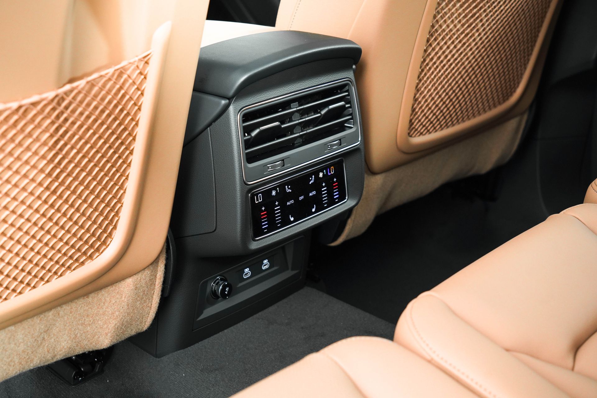 2025 Audi Q7 Premium Plus Image 22 of 38