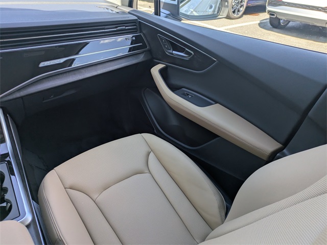 2025 Audi Q7 Premium Plus Image 13 of 30