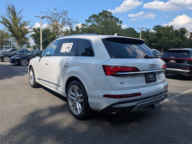 2025 Audi Q7 Premium Plus Image 7 of 30