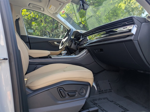 2025 Audi Q7 Premium Plus Image 16 of 30
