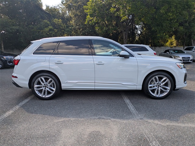 2025 Audi Q7 Premium Plus Image 4 of 30