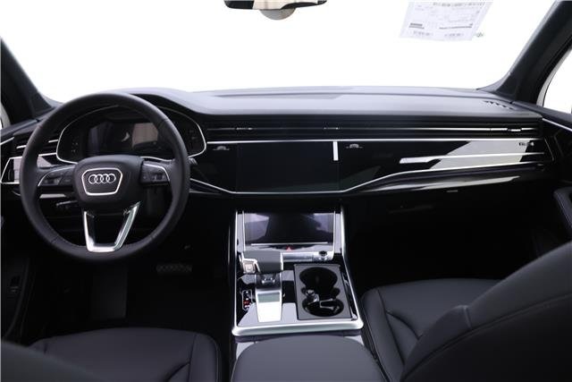 2025 Audi Q7 Premium Plus Image 10 of 17