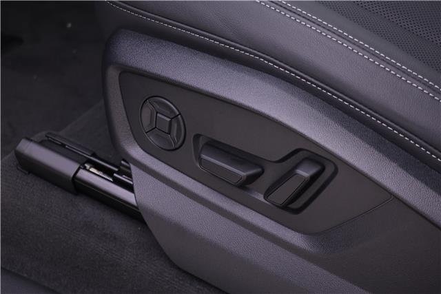 2025 Audi Q7 Premium Plus Image 16 of 17