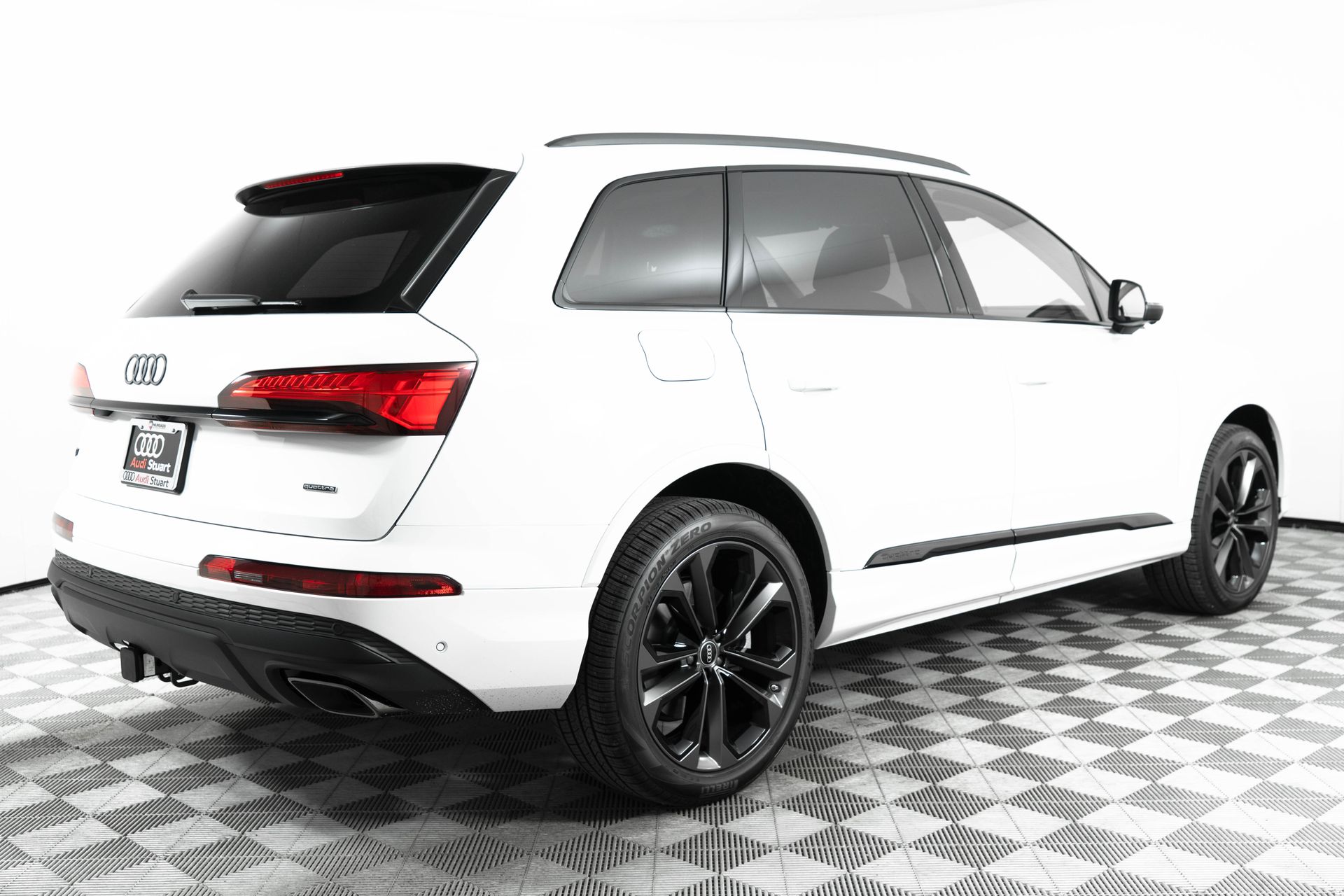 2025 Audi Q7 Premium Plus Image 5 of 38