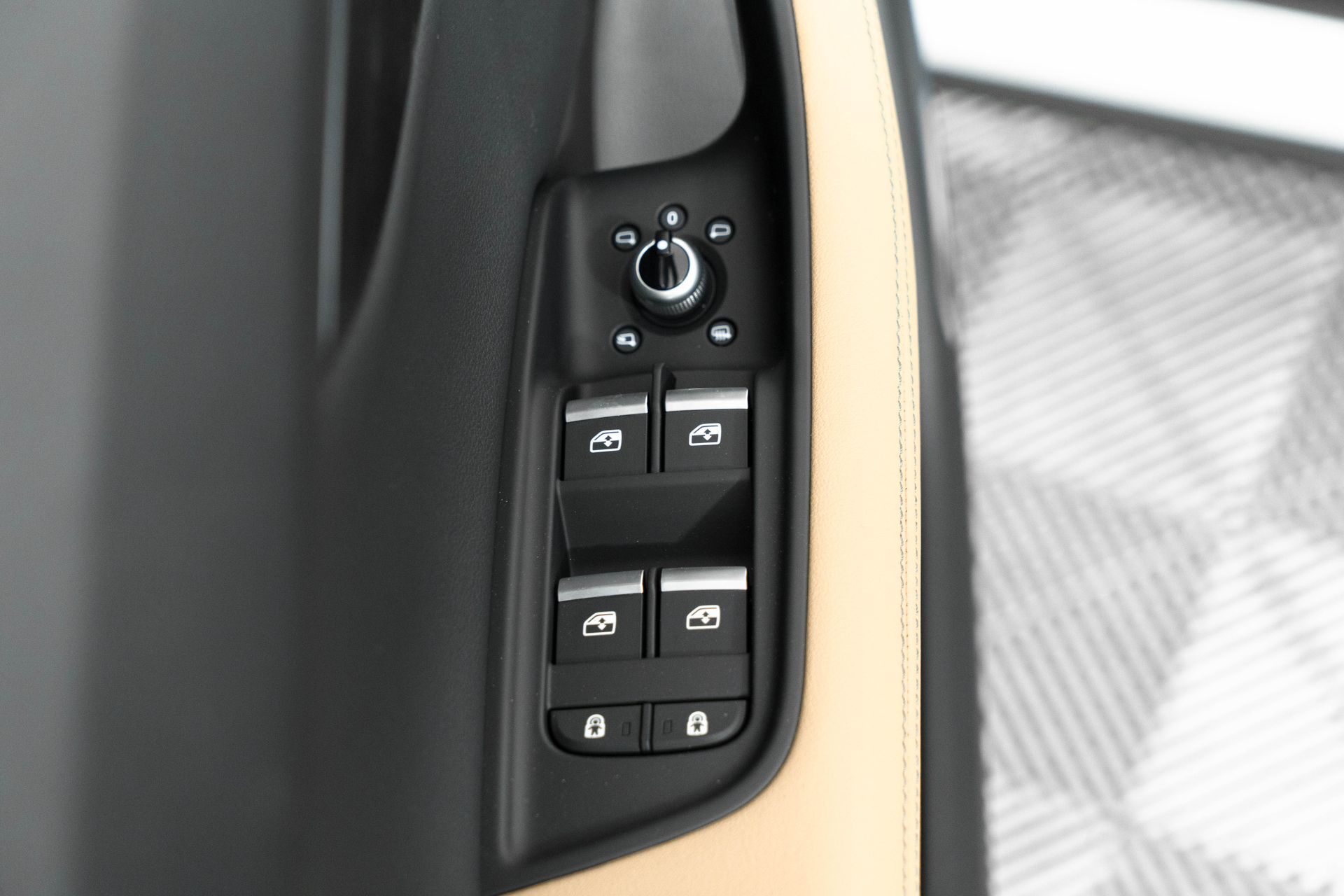 2025 Audi Q7 Premium Plus Image 23 of 38