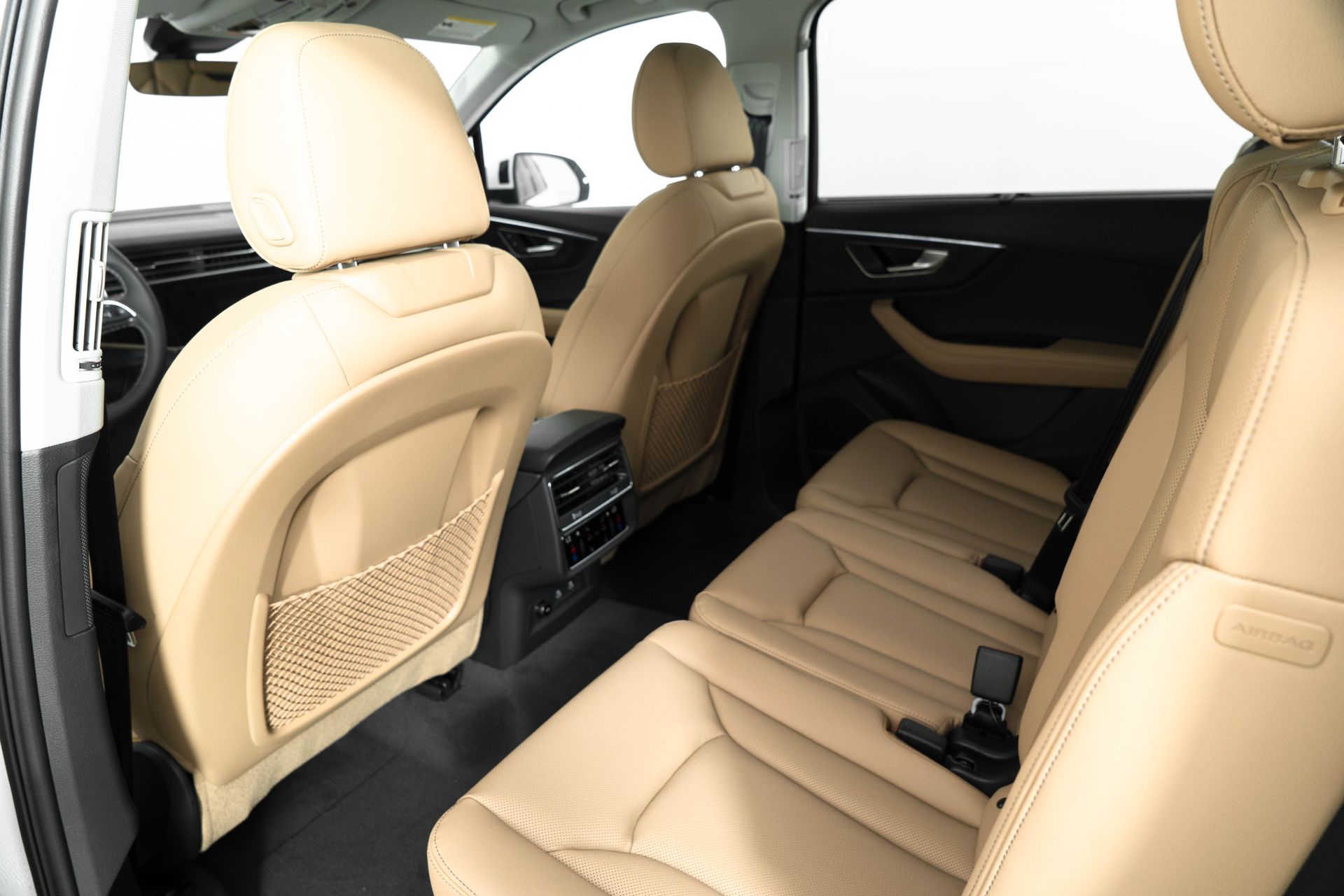 2025 Audi Q7 Premium Plus Image 19 of 38