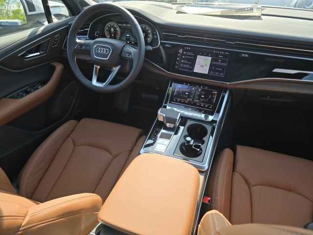 Vehicle image 36 of 49
