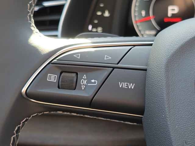 Vehicle image 21 of 49